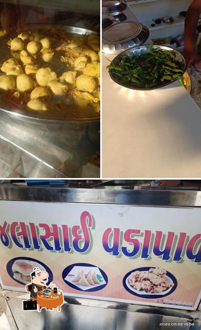Mussels at Jitu Vada Pav