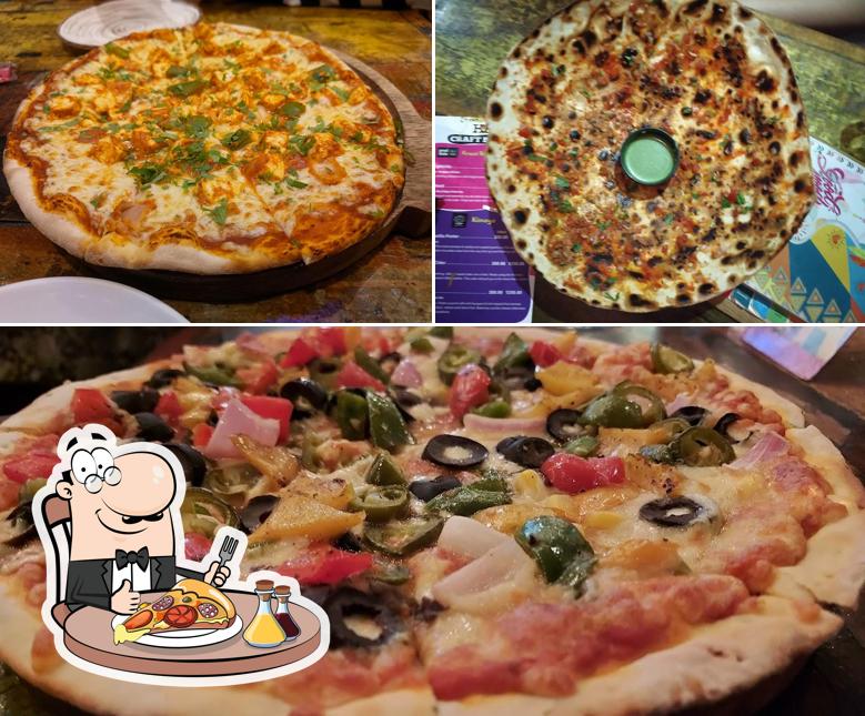 Order pizza at Hippie@Heart, Bhandarkar Road