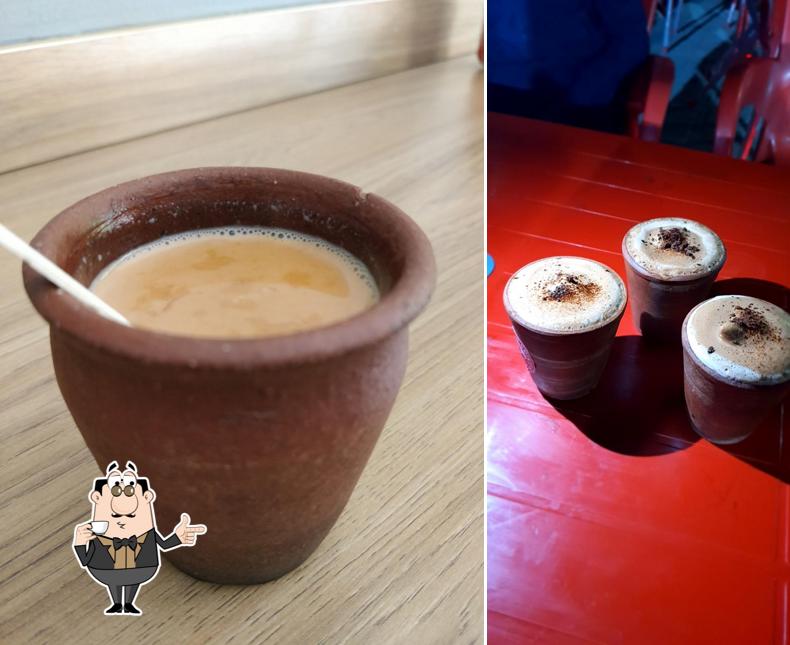 Mud Coffee offers a selection of beverages