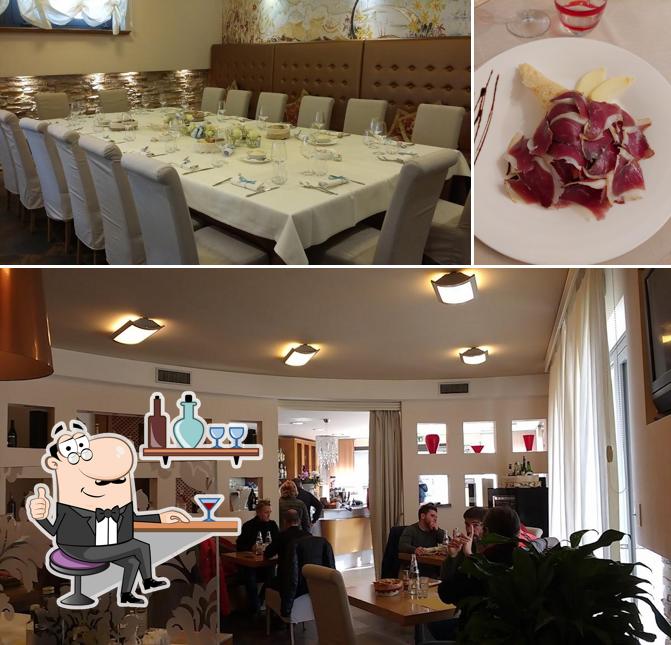 La interni e cibo del ristorante