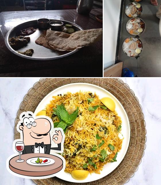 Meals at HOTEL HINDUSTAN khanaval