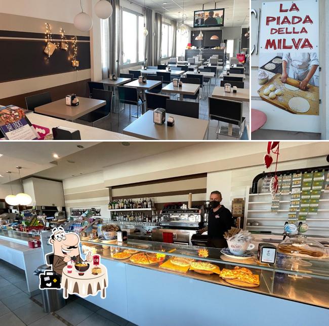 Guarda la foto che mostra la cibo e interni di Bar Undici