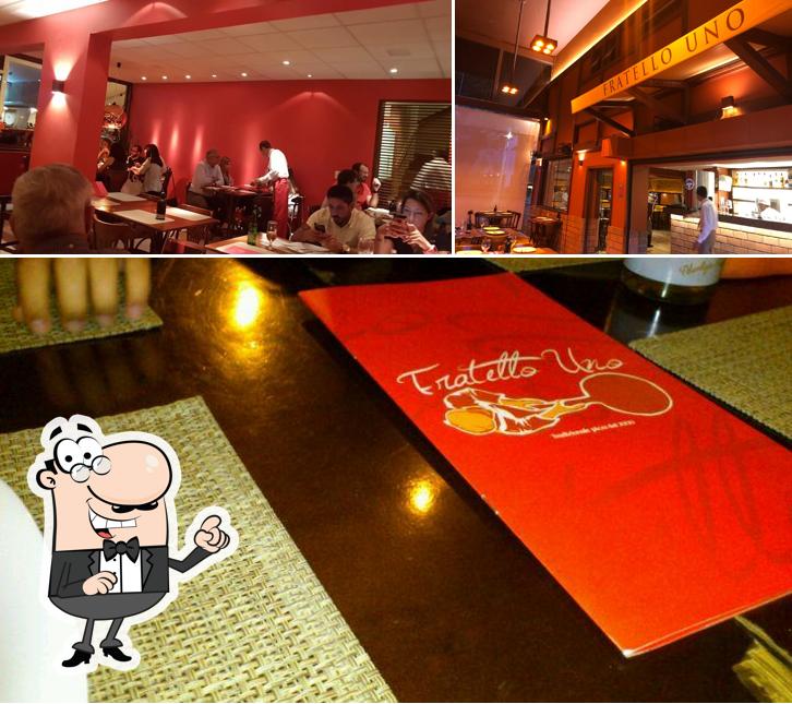Sente em uma das mesas no Fratello Uno Pizzaria - Asa Sul