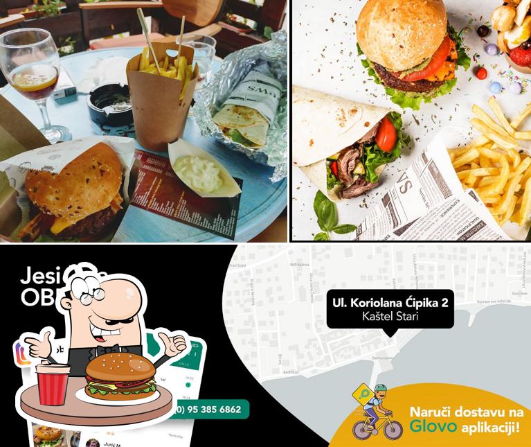 Prova un hamburger a OBROQ Street Food Restaurant