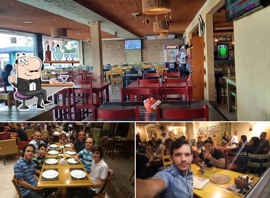 Sente em uma das mesas no Restaurante Fogo na Telha | Restaurante | Garanhuns | Restaurante em Garanhuns | FIG 2025 | Festival de Inverno