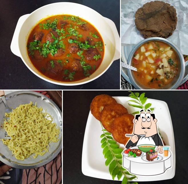 Hot and sour soup at Parul Ki Rasoi