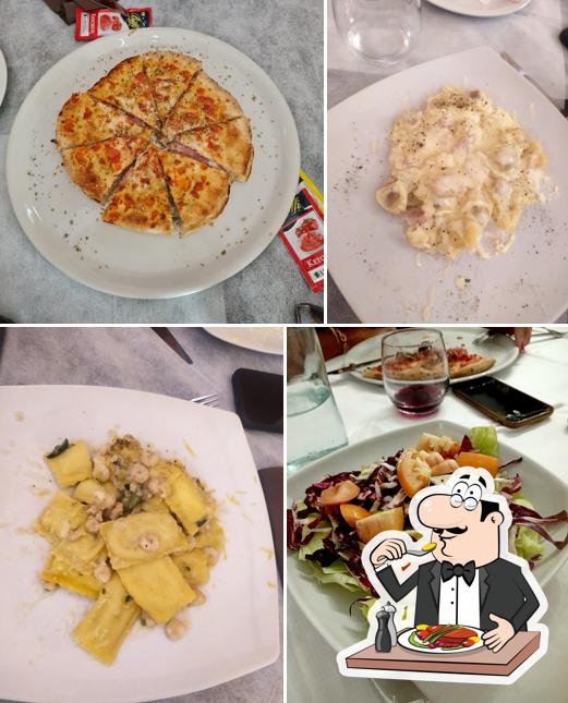 Platti al Ristorante Pizzeria L'opera