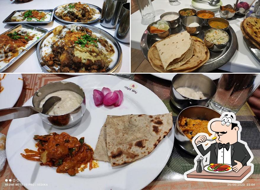 Food at Moti Mahal Restaurant