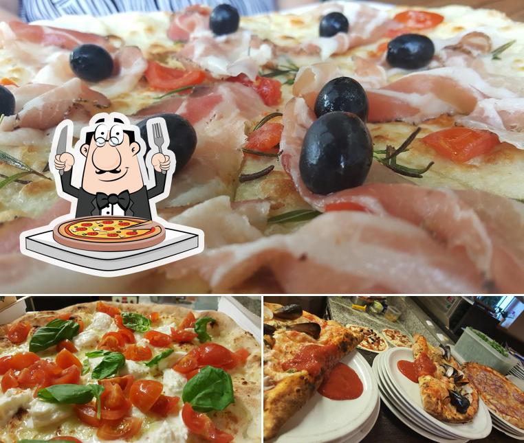 Ordina tra le svariate varianti di pizza