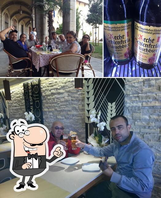 Brasserie La Loggia si caratterizza per la interni e alcol