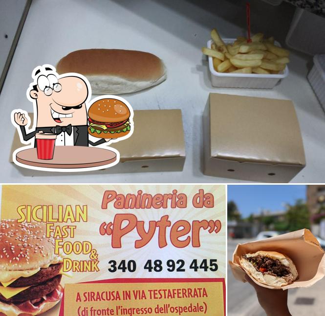 Prenditi un hamburger a Panineria Da "Pyter"