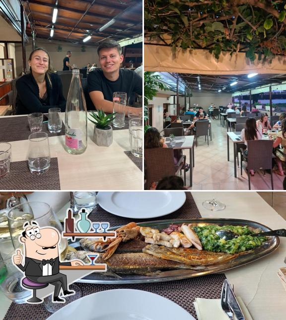 Dai un’occhiata alla immagine che presenta la interni e cibo di Restoran "Tri Bačve"