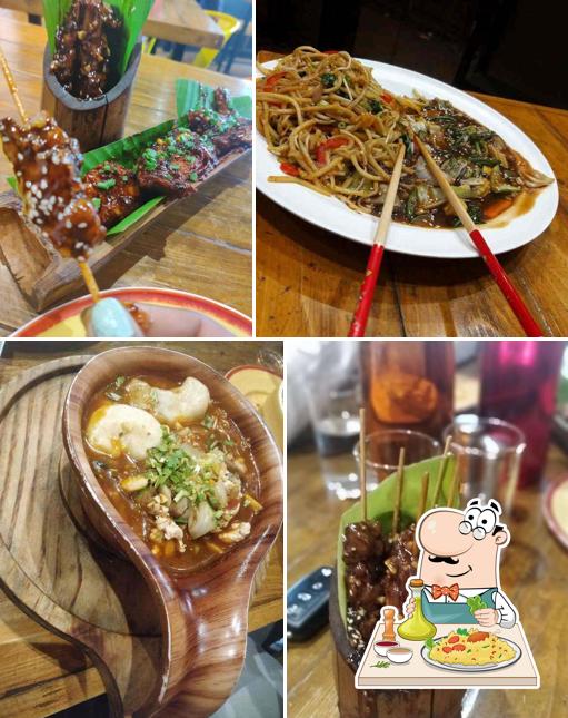 Food at Auntie Fung's