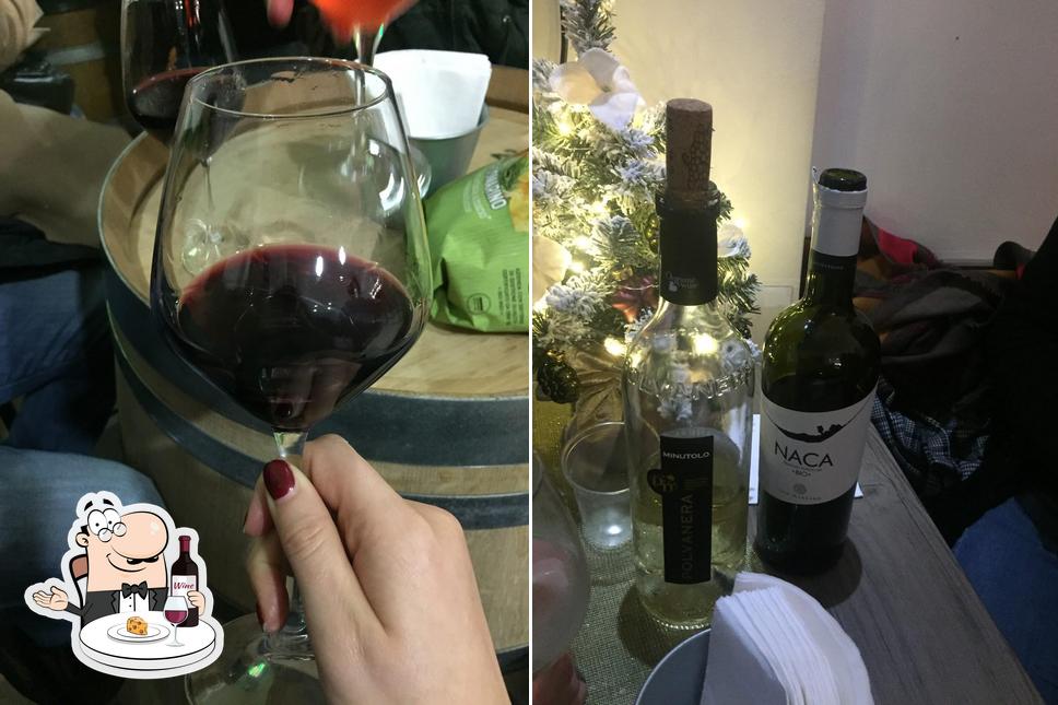 È gradevole bersi un bicchiere di vino a Enoteca Terra e Vino di Romagno Giuseppe