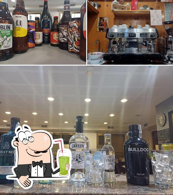 Goditi qualcosa da bere a Bar Botep