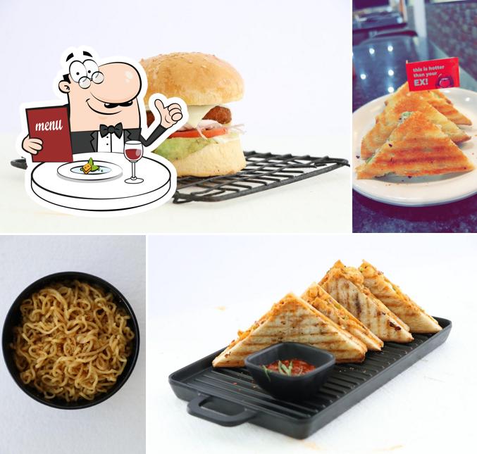 Food at Size Zero Dwarka Sandwich Shakes