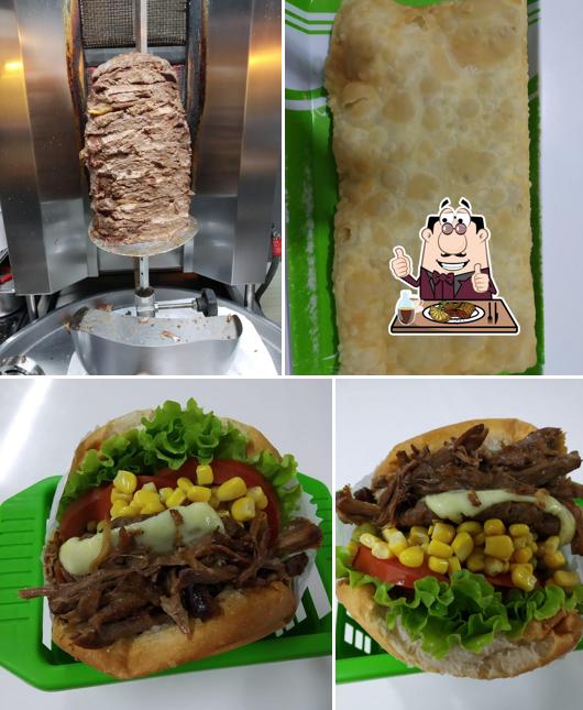 Peça refeições de carne no Bavaria Lanches