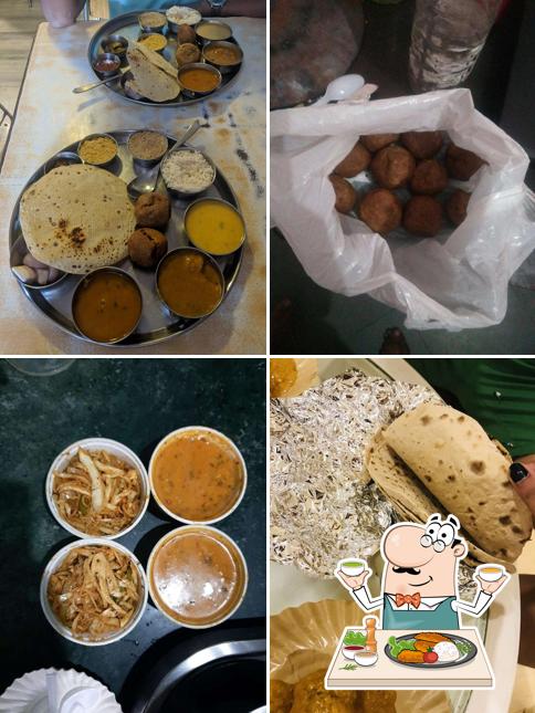 Meals at Thali House, Sindhi Camp, Jaipur