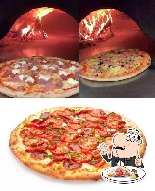 Ordina tra le svariate varianti di pizza