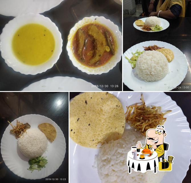 Food at Suruchi Vegetarian Hotel