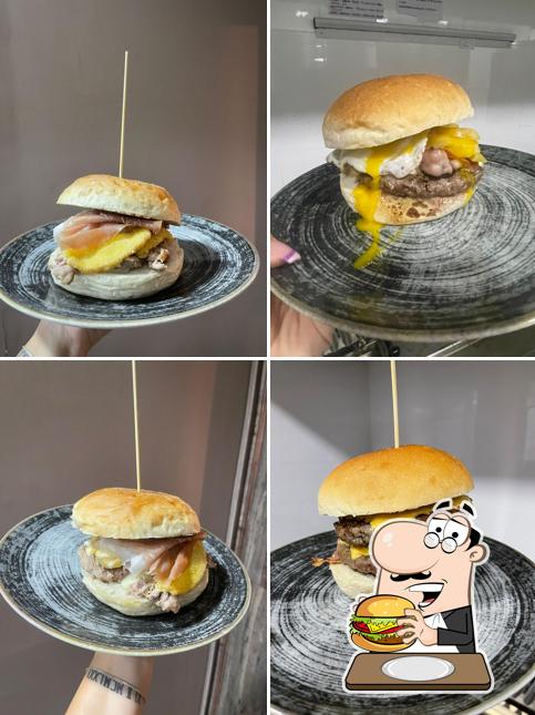 Concediti un bell'hamburger a Don Salvatore Pub&Braceria