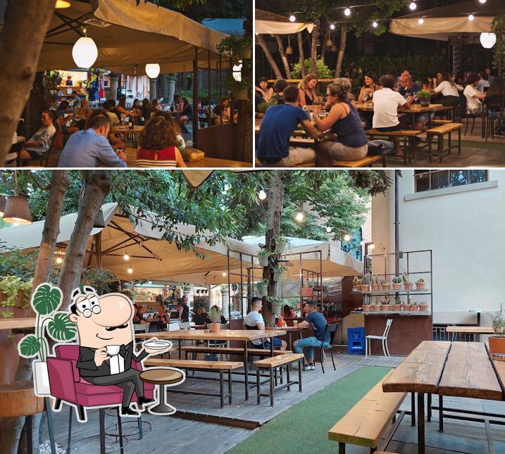 Dai un'occhiata agli interni di Mens Faenza