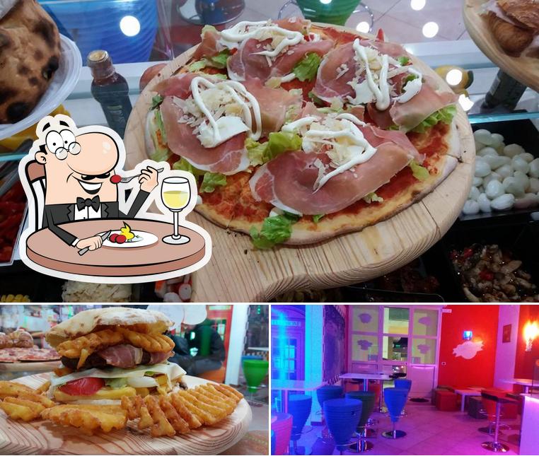 Questa è la foto che mostra la cibo e interni di American Pie "Quality Food"