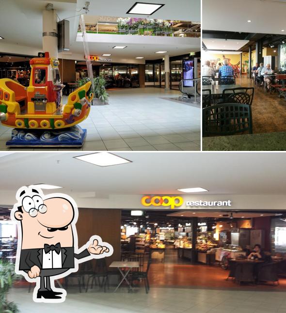 Gli interni di Coop Restaurant Conthey Bassin