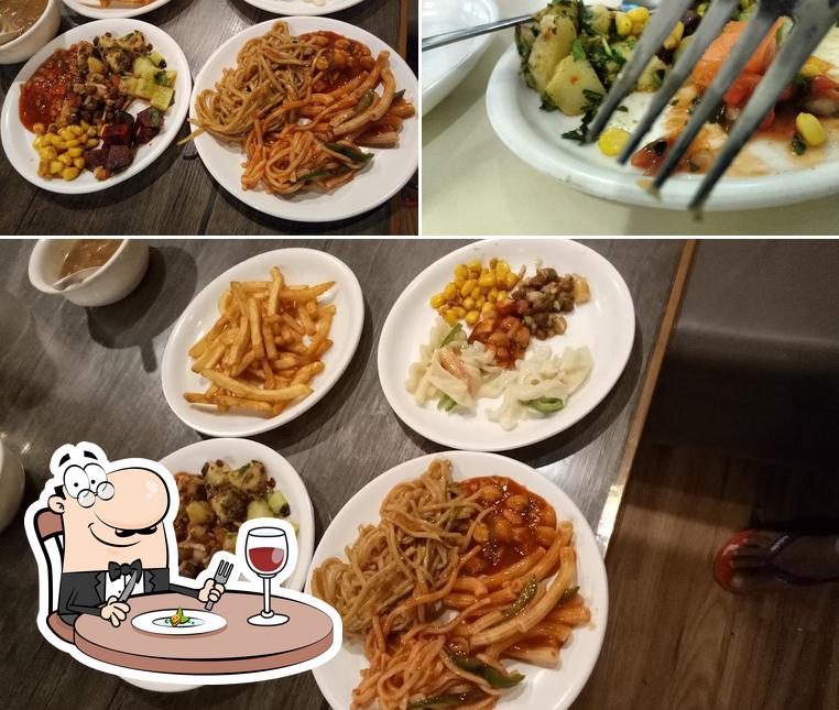 Food at Pizzini Pizza