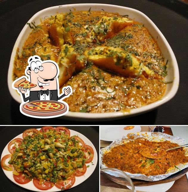 Pick pizza at Foodland Family Restaurant