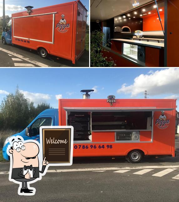 Camion pizza au feu de bois