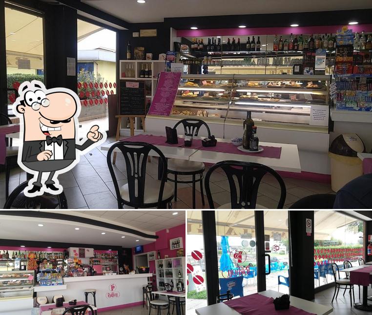 Siediti a un tavolo di Bar ''La Gulfa''