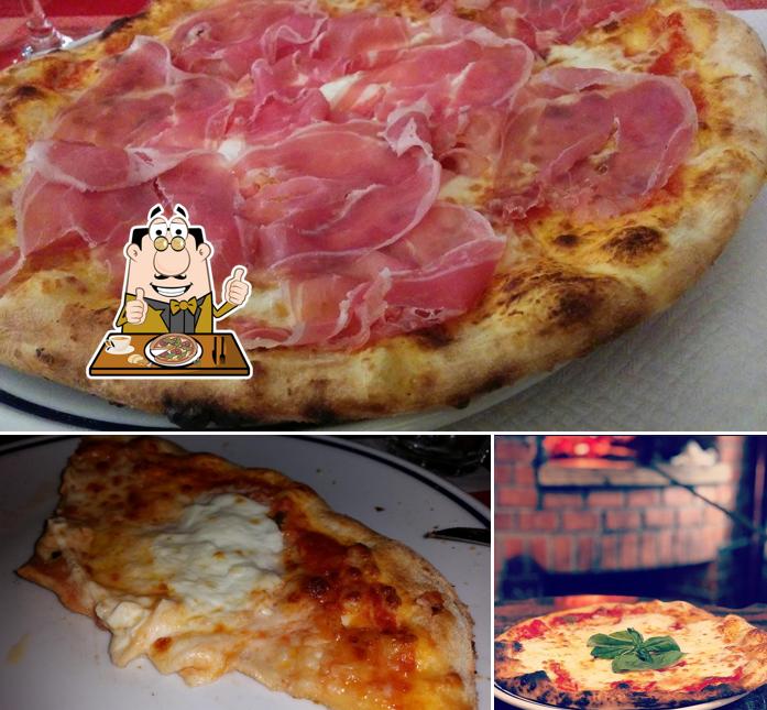 Scegli tra le svariate varianti di pizza
