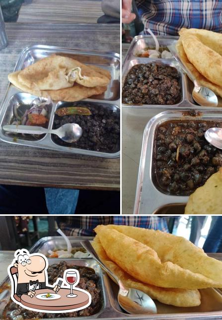 Food at Rajindra Refreshment corner