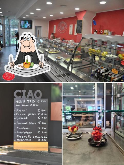 La foto di cibo e lavagna da Caffé D Arte