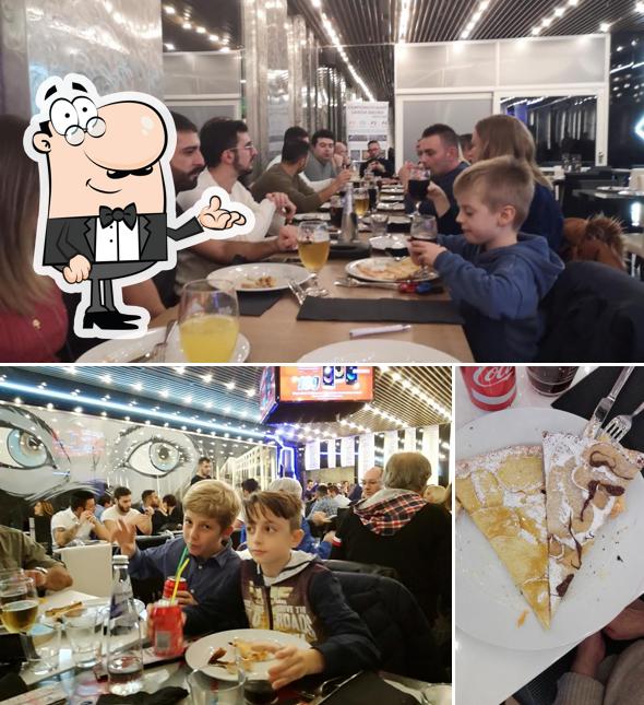 Siediti a un tavolo di PizzaRandom