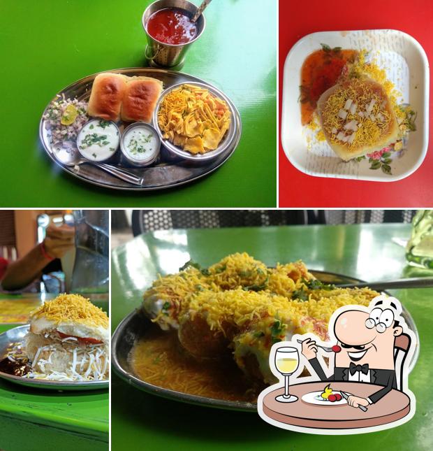 Food at Maharaja Bhel