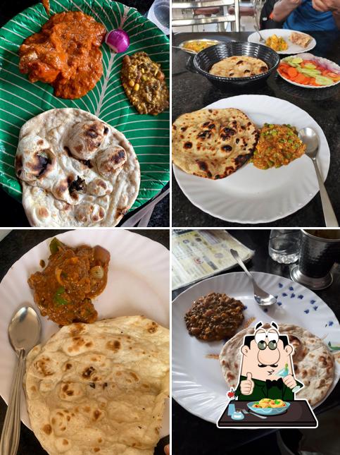 Roti at Raj Darbar Dhaba