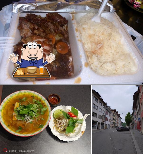 Tra le diverse cose da Wok Việt Nam si possono trovare la cibo e esterno