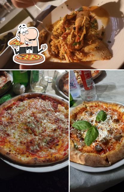 Prenditi una pizza a Sazzari · Traditional Food & Drink