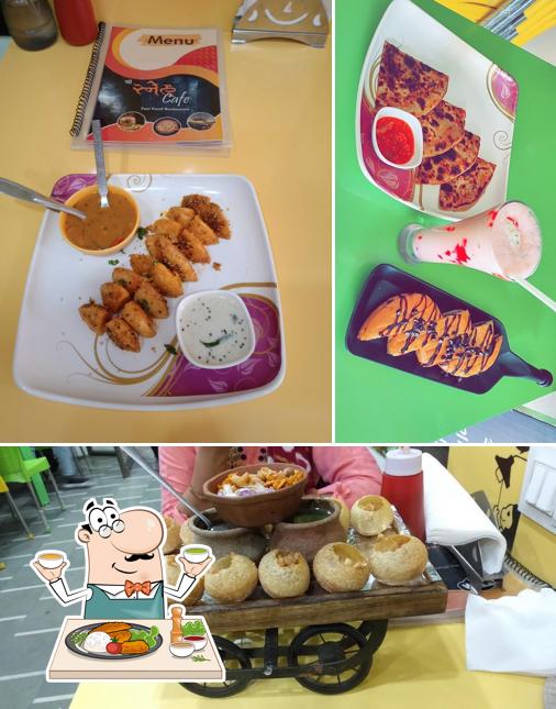 Food at Shree Sneh Cafe