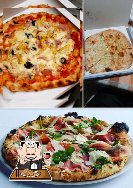 Prenditi una pizza a Pizza Regina