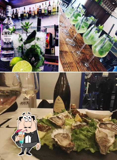 La foto della bevanda e frutti di mare di Astoria 1317 - Lounge Wine Bar e Caffetteria