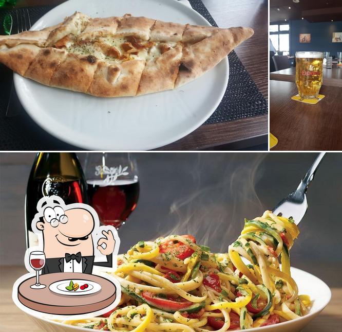 Schnitzel Spitzel Restaurant & Take Away si caratterizza per la cibo e birra