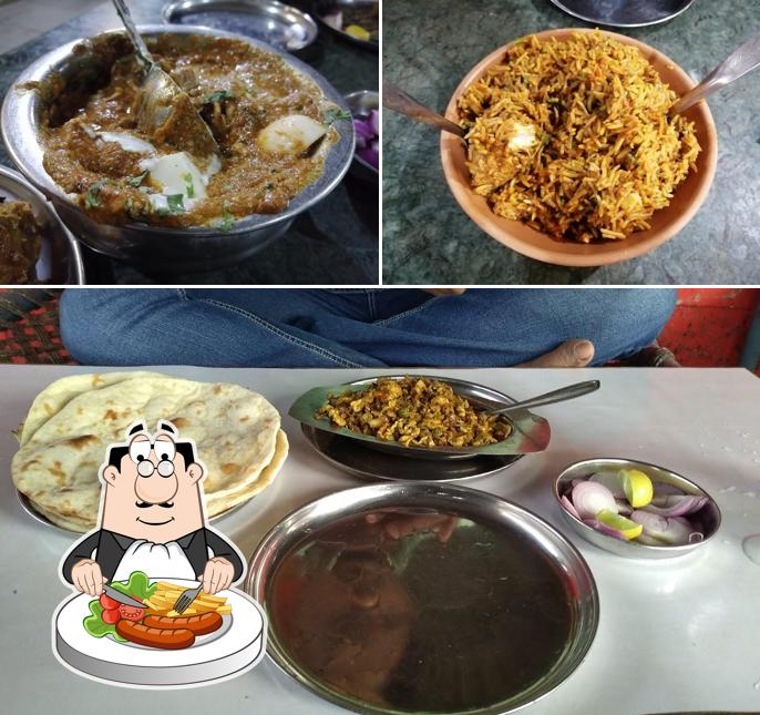 Food at Happy Punjabi Dhaba, Khed