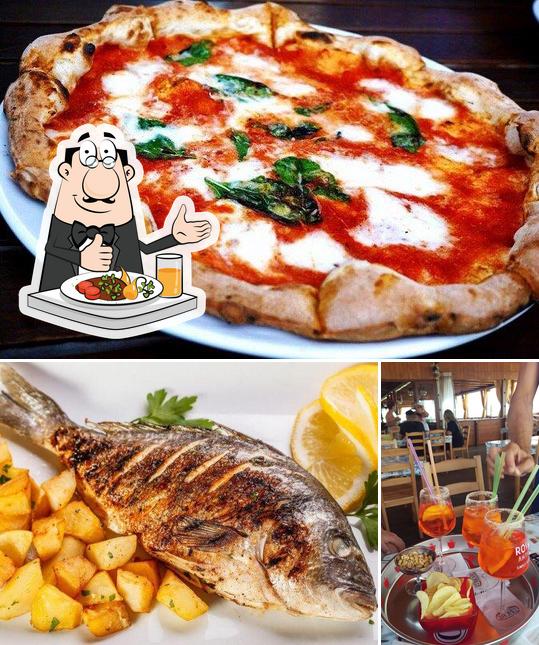 La foto di cibo e interni da Ristorante Pizzeria Marechiaro