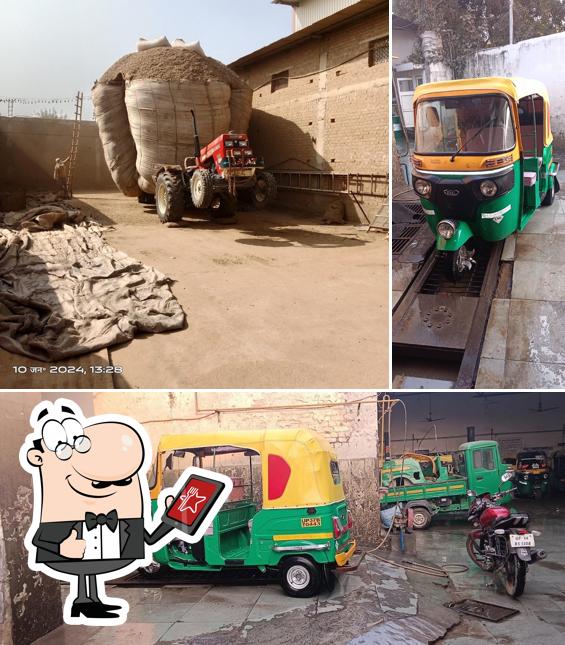 The exterior of SHREE TULSI RESTURANT.pure vegetarian !