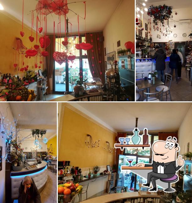 Siediti a un tavolo di Art Cafè
