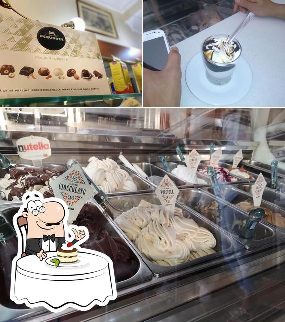 Bar OASI serve un'ampia varietà di dessert