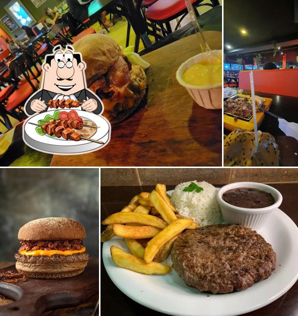 Sanduíche de carne de porco desfiada em LeMax Hamburgueria - Abelardo Bueno